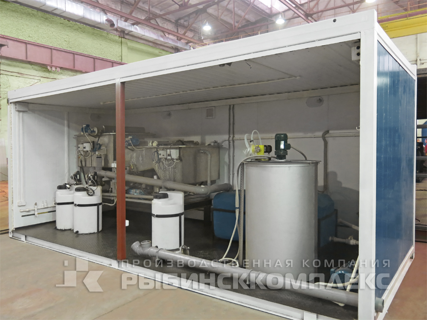 Установленное оборудование производительностью 50 м³/сутки в блок-модуле на производстве в г. Рыбинск