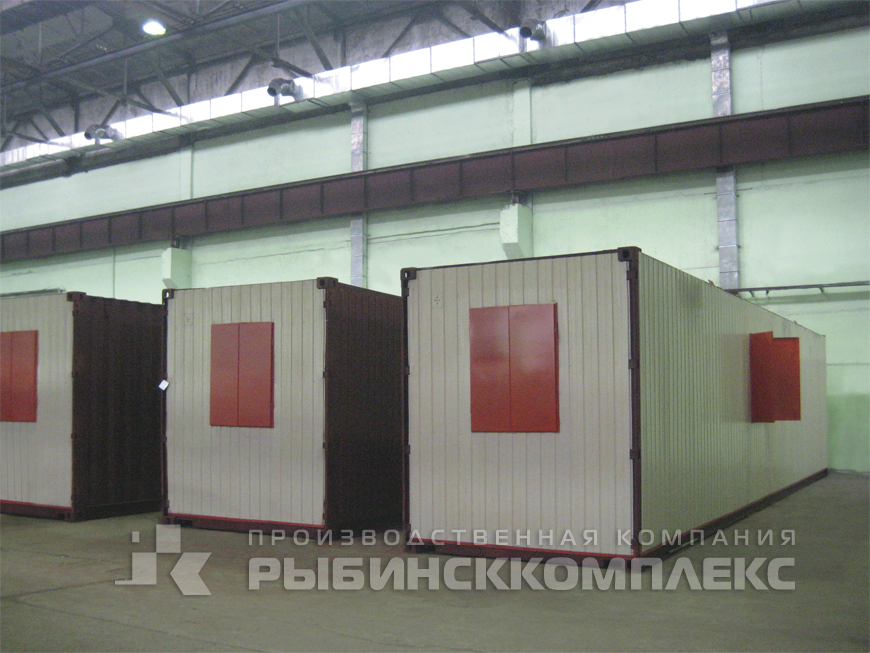 Универсальные преобразованные грузовые контейнеры для монтажа модульных зданий. На заводе  