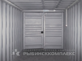 Здание технического назначения из модернизированного универсального грузового 40-футового контейнера. Вход в помещение Здание технического назначения из модернизированного универсального грузового 40-футового контейнера. Вход в помещение