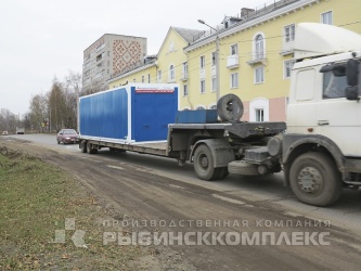 Транспортировка на трале системы водоподготовки в блок-контейнера 